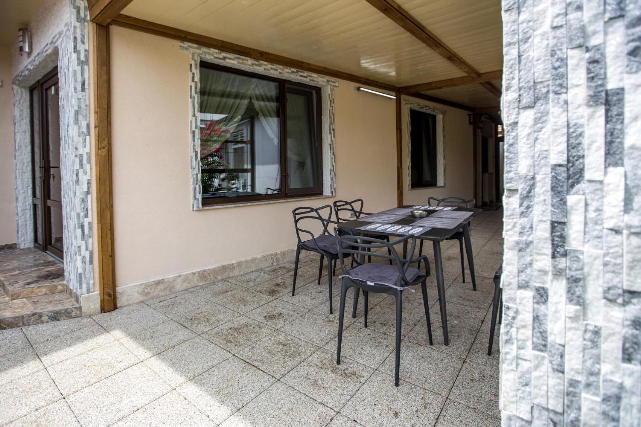Brize Guesthouse Tuzla Extérieur photo